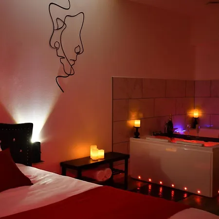 L'arena - Room, Jacuzzi * La Seyne-sur-Mer